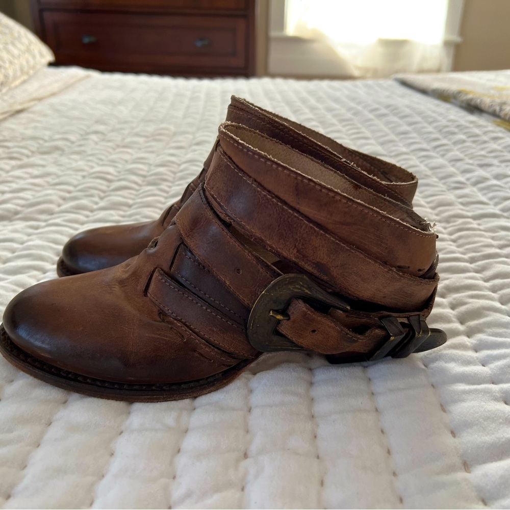 Freebird Mules Size 7